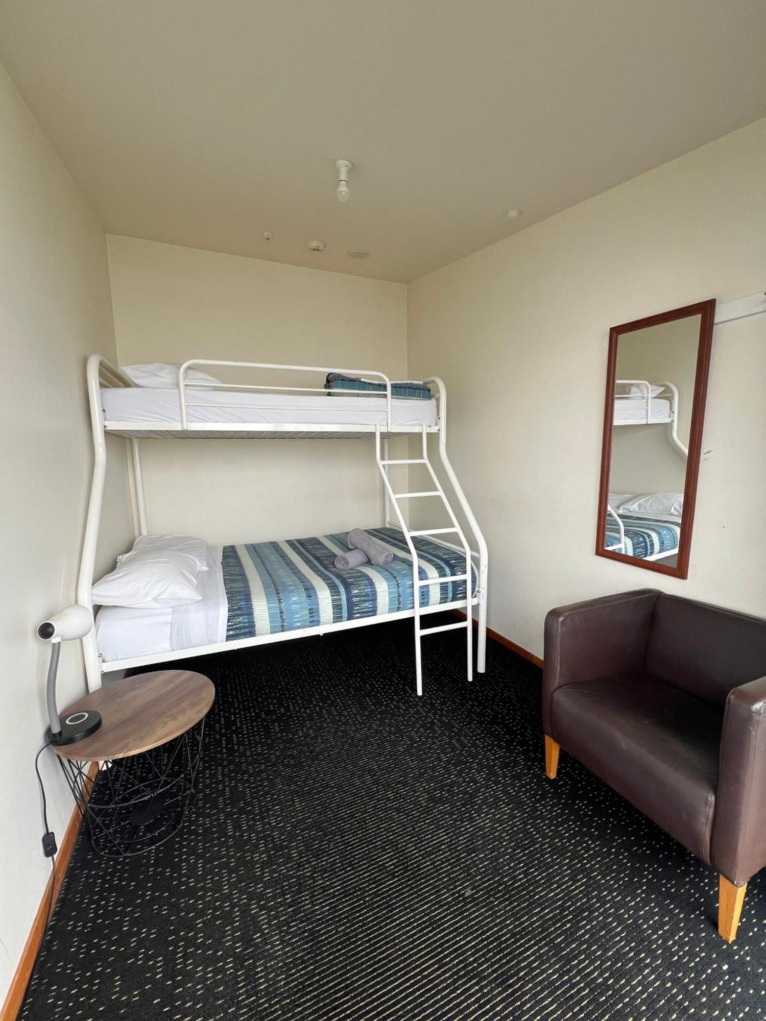 ออน ท็อป แบ็คแพคเกอร์ Hostel ดะนีดิน ภายนอก รูปภาพ