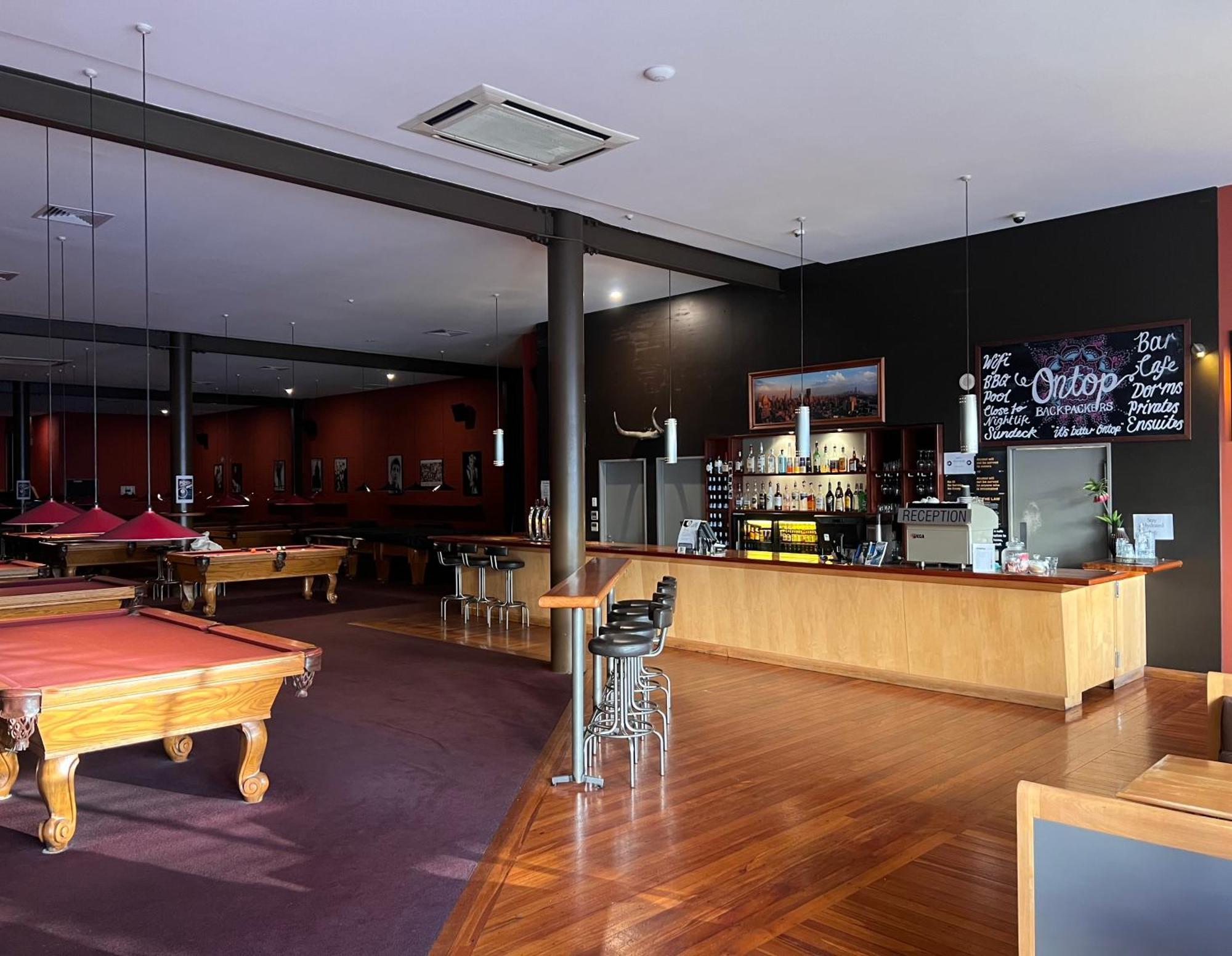 ออน ท็อป แบ็คแพคเกอร์ Hostel ดะนีดิน ภายนอก รูปภาพ