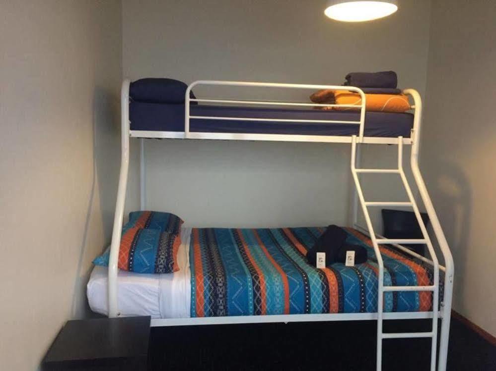 ออน ท็อป แบ็คแพคเกอร์ Hostel ดะนีดิน ภายนอก รูปภาพ
